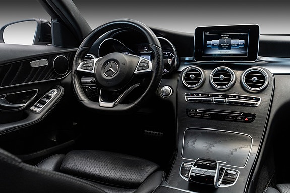 Mercedes-Benz C350 25 of 30
