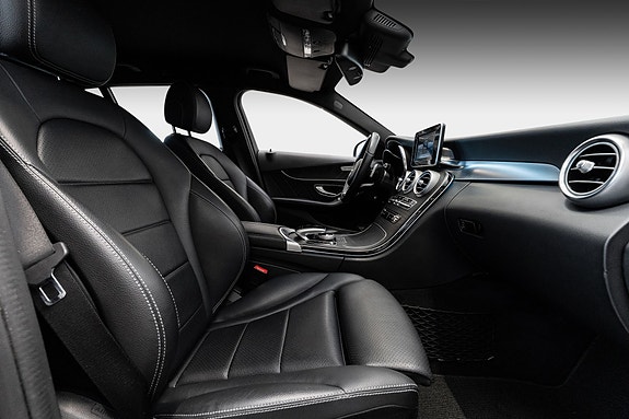 Mercedes-Benz C350 26 of 30