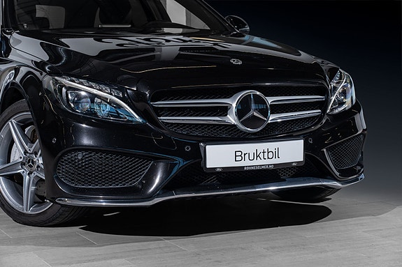 Mercedes-Benz C350 2 of 30