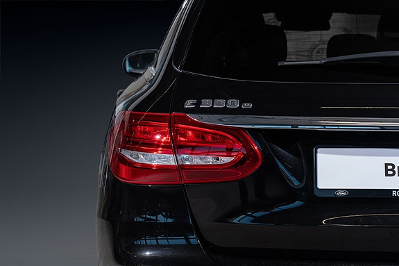 Mercedes-Benz C350 8 of 30