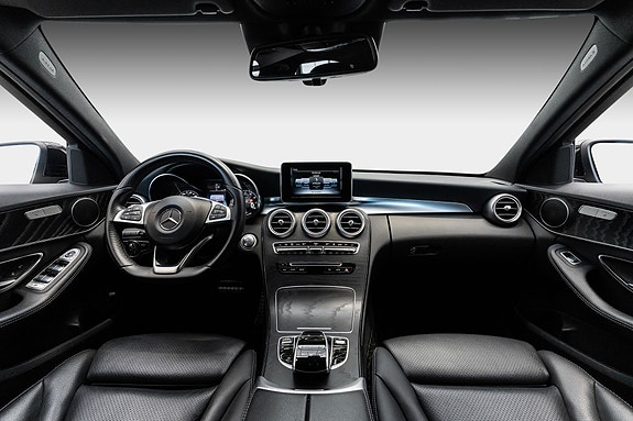 Mercedes-Benz C350 24 of 30