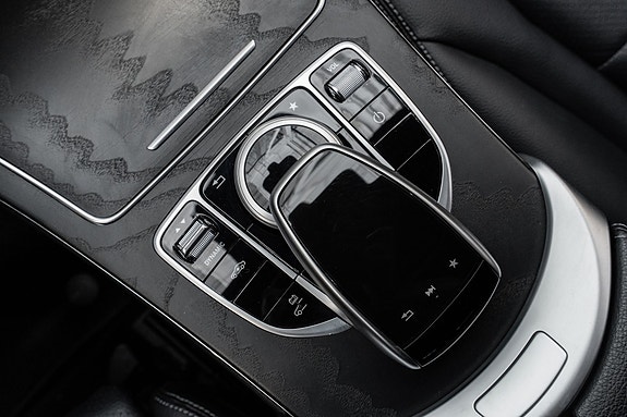 Mercedes-Benz C350 17 of 30