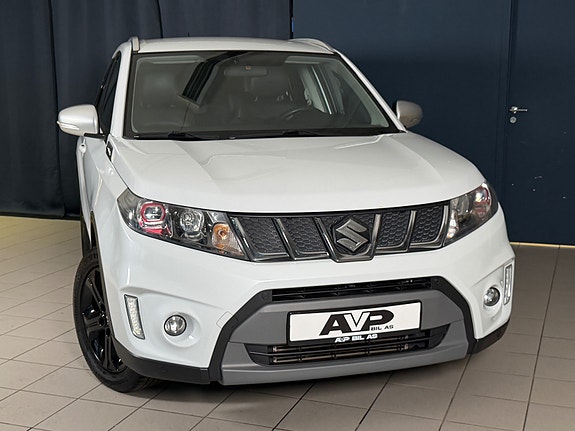 Suzuki Vitara 2 of 30