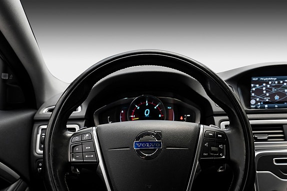 Volvo XC70 13 of 25
