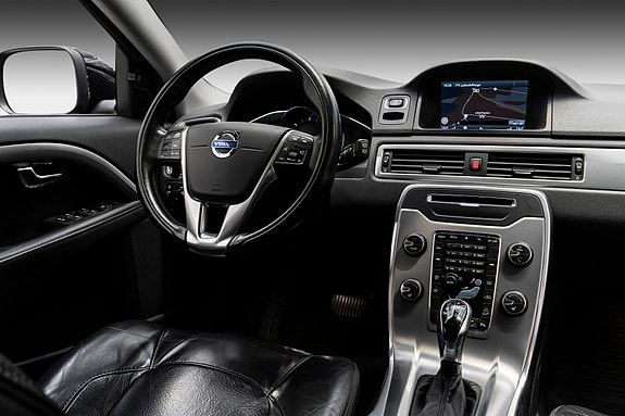 Volvo XC70 10 of 25