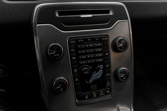 Volvo XC70 17 of 25