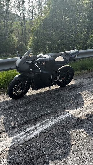 Honda CBR 600 RR 3 of 7