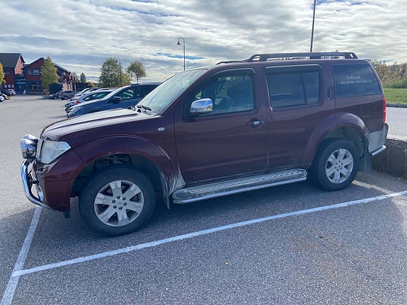 Nissan Pathfinder 4 of 4