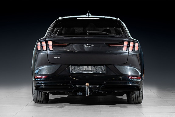 Ford Mustang Mach-E 8 of 26