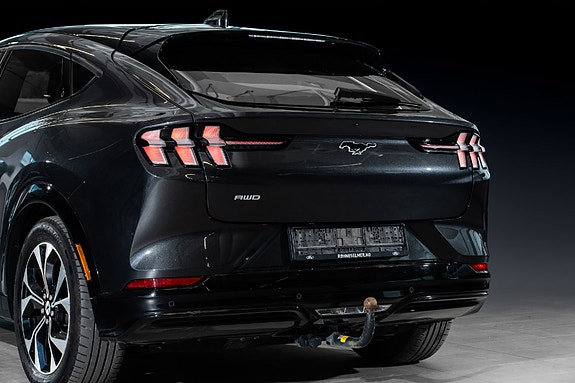 Ford Mustang Mach-E 7 of 26