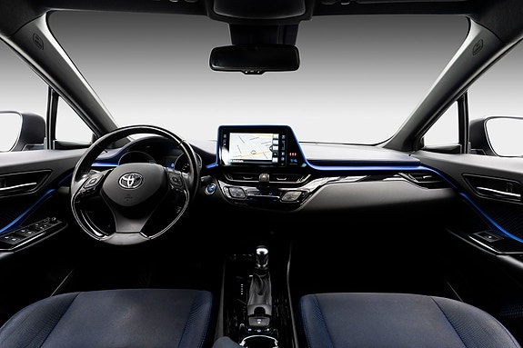 Toyota C-HR 12 of 26