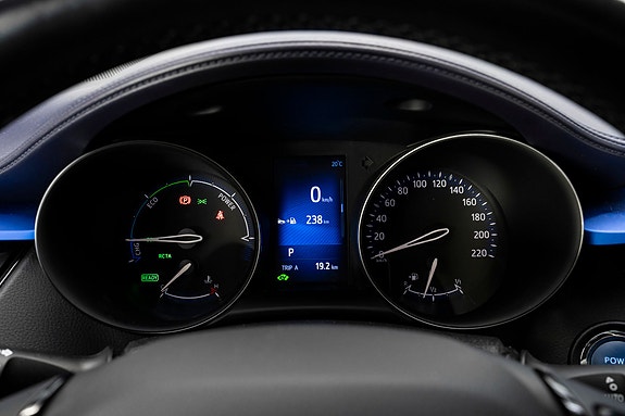 Toyota C-HR 16 of 26