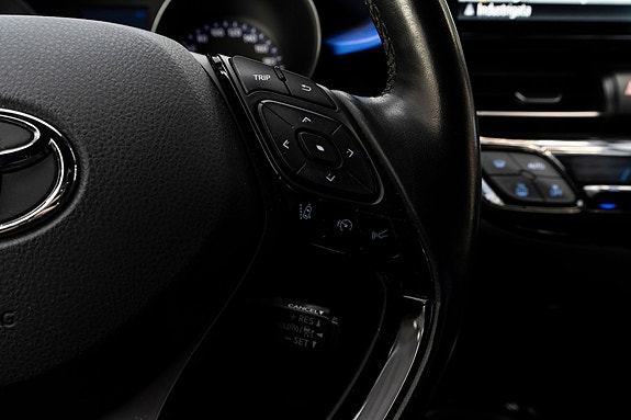 Toyota C-HR 15 of 26