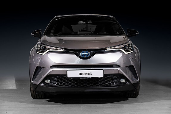 Toyota C-HR 3 of 26