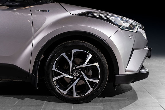 Toyota C-HR 5 of 26