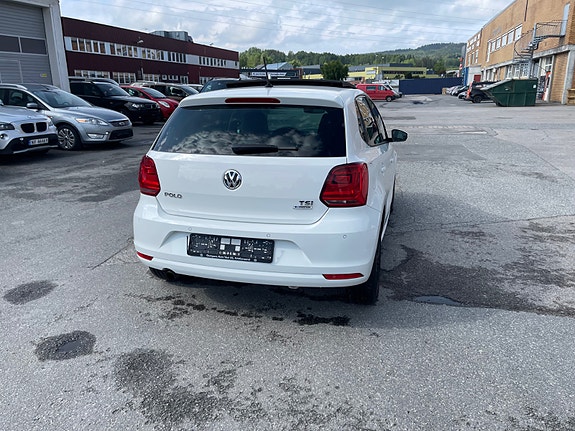 Volkswagen Polo 9 of 30