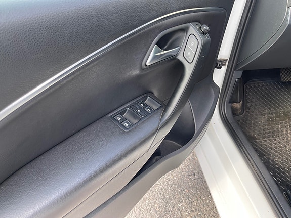 Volkswagen Polo 16 of 30