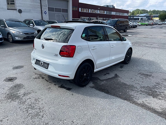 Volkswagen Polo 10 of 30