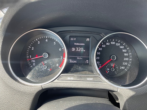Volkswagen Polo 22 of 30