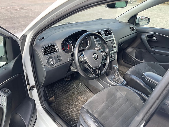 Volkswagen Polo 15 of 30