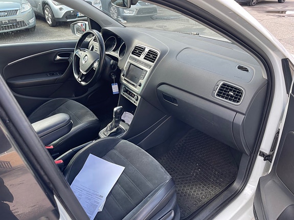 Volkswagen Polo 18 of 30
