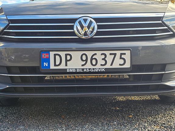 Volkswagen Passat 19 of 30
