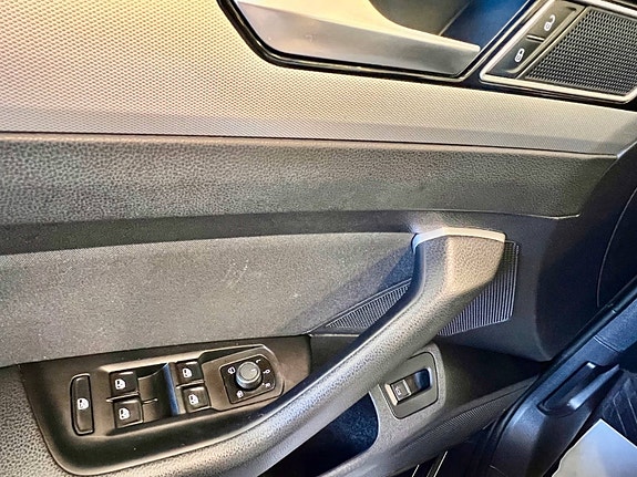 Volkswagen Passat 17 of 30
