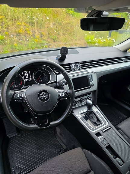 Volkswagen Passat 8 of 30