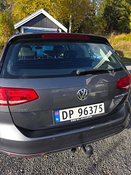 Volkswagen Passat 6 of 30