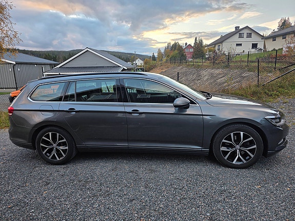 Volkswagen Passat 7 of 30