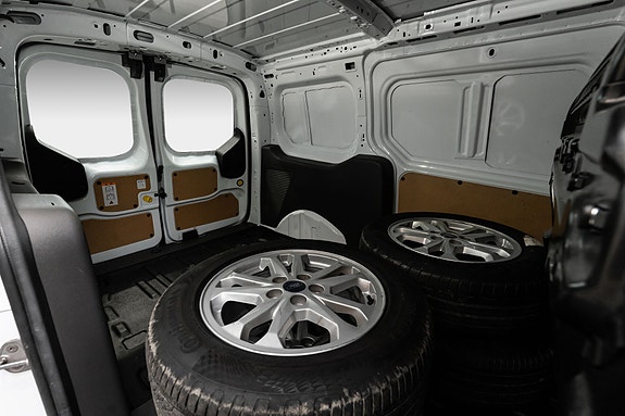 Ford Transit Connect 24 of 25