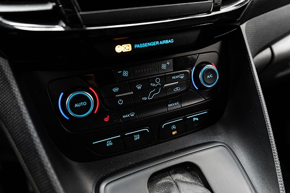 Ford Transit Connect 16 of 25