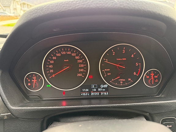 BMW 320d 3 of 7