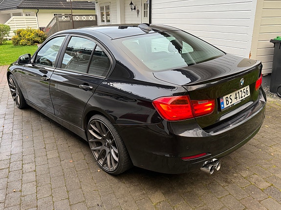 BMW 320d 2 of 7