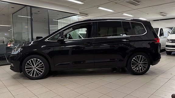 Volkswagen Touran 3 of 23