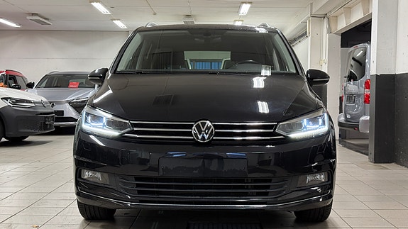 Volkswagen Touran 8 of 23