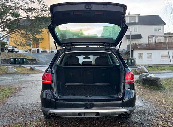 Volkswagen Passat 9 of 15