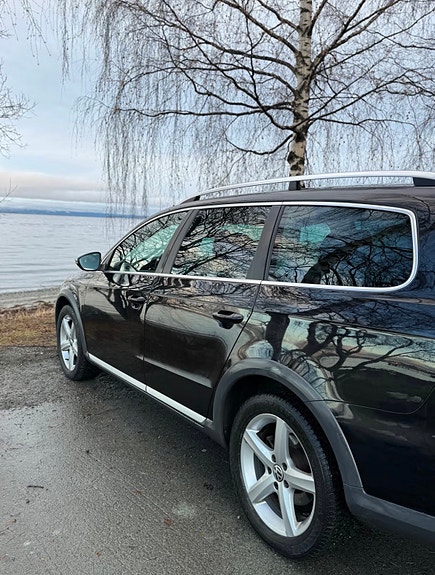 Volkswagen Passat 2 of 15