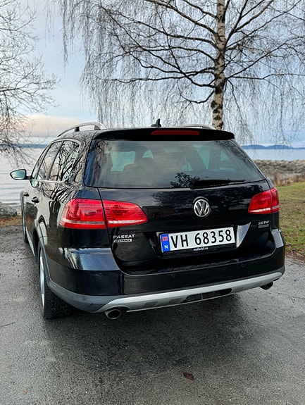Volkswagen Passat 8 of 15
