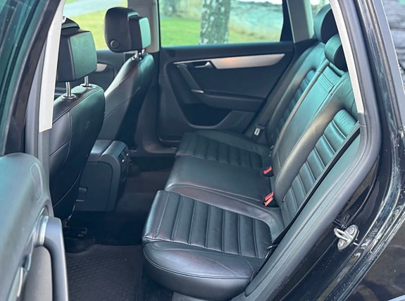 Volkswagen Passat 14 of 15