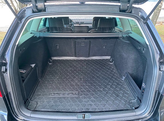 Volkswagen Passat 10 of 15