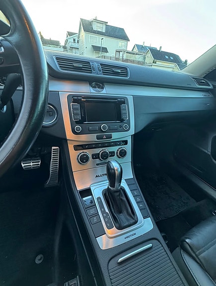 Volkswagen Passat 13 of 15