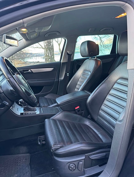 Volkswagen Passat 11 of 15