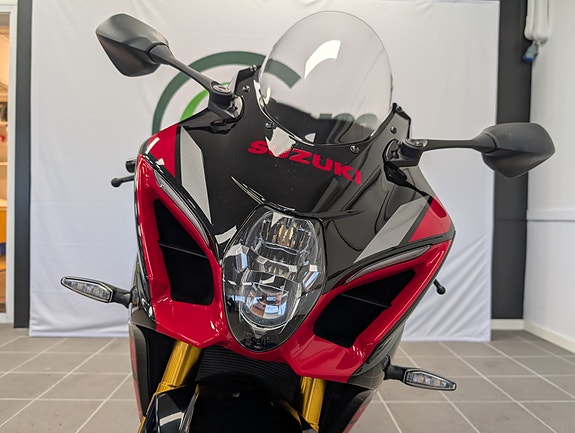 Suzuki GSX-R1000R 9 of 25