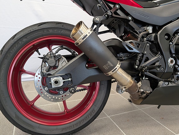 Suzuki GSX-R1000R 15 of 25