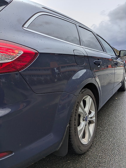 Ford Mondeo 28 of 30