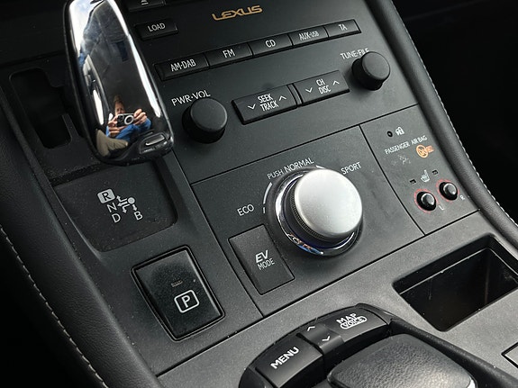 Lexus CT200h 10 of 19