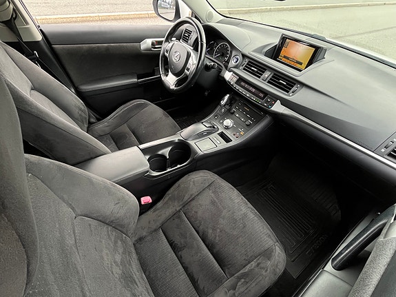 Lexus CT200h 7 of 19