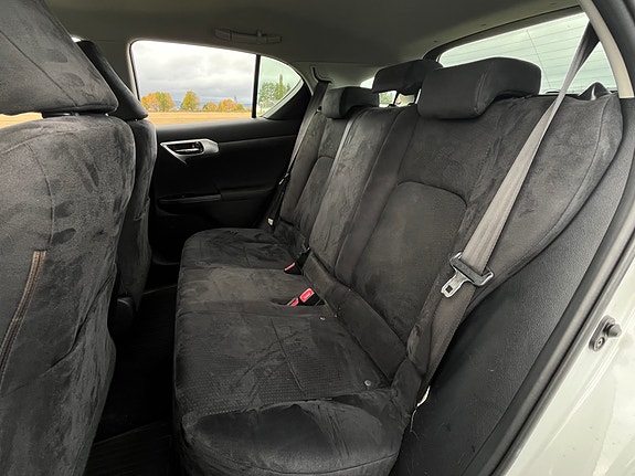 Lexus CT200h 14 of 19