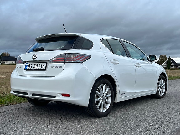 Lexus CT200h 3 of 19